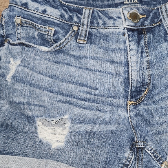 ANA Distressed Denim Shorts Size 6 - Picture 3 of 5